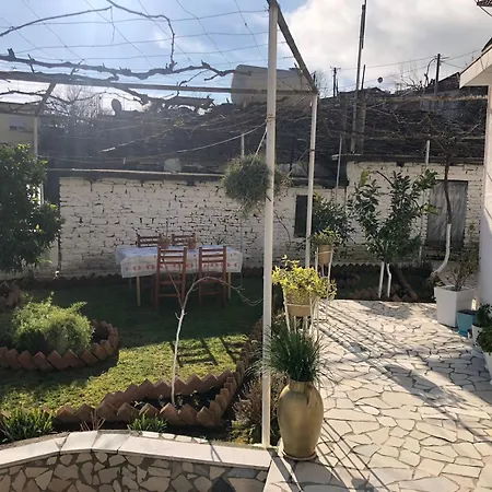 Geni Πανσιόν *