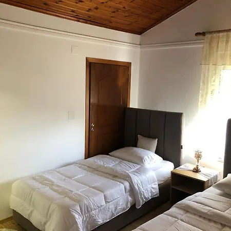 Vendégház Geni Gjirokastra