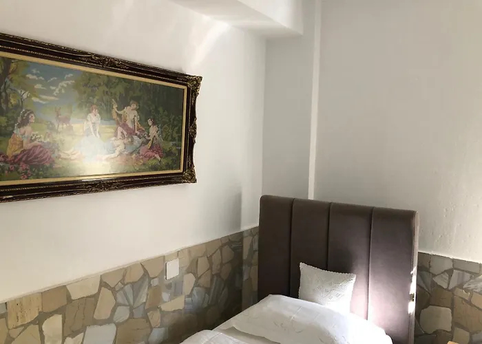 Geni Guest house *