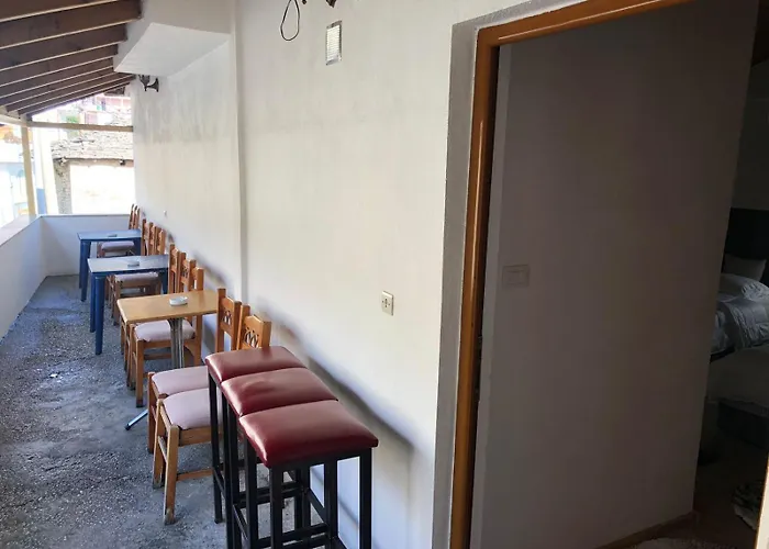 Geni Gjirokaster